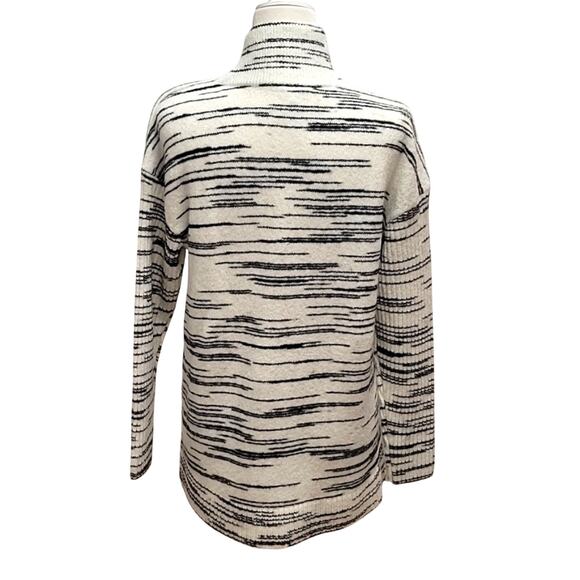 T by Talbots Turtleneck Black and White Sweater Zip Shoulder/Neck Women's Sz S - Picture 4 of 11